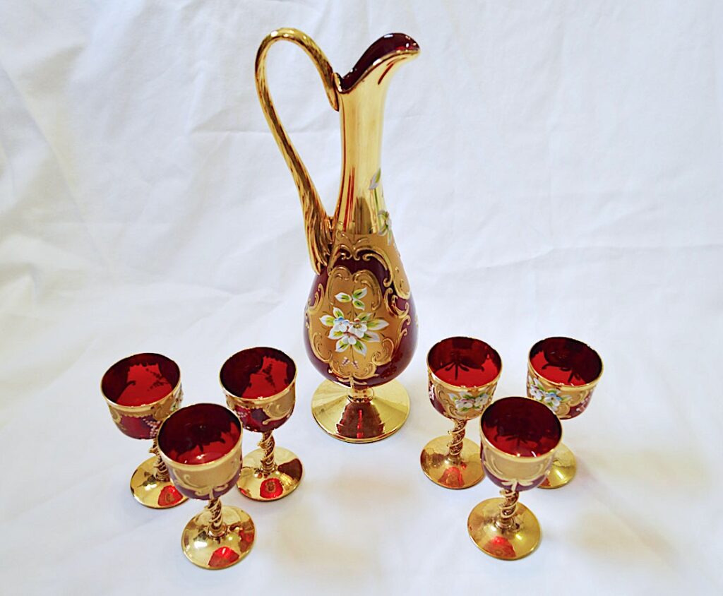 Venetian 24 K Gold Gilt Decanter Matching Cordial Glasses