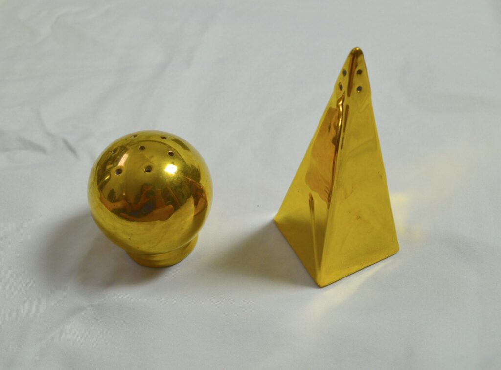 Trylon And Perisphere Salt And Pepper Shaker